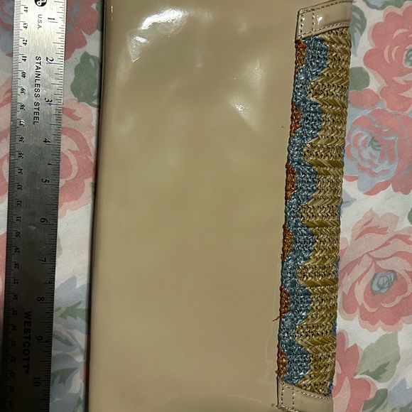 Adorable, versatile, purse, clutch or cute gold chain strap - Picture 2 of 5